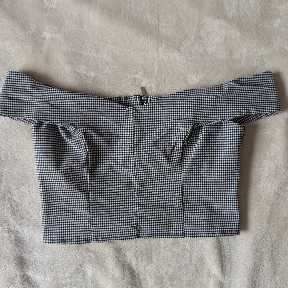 3/$30 Off the shoulder tailored crop